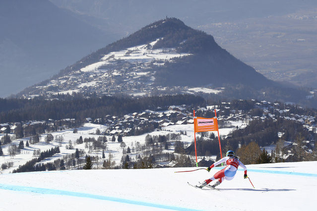 Switzerland's Wendy Holdener speeds down the course during a women's World Cup combined, in Crans Montana, Switzerland, Sunday, February 23, 2019. (Photo by Alessandro Trovati/AP Photo)