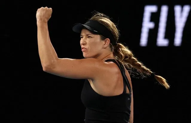 Danielle Collins of the US reacts after a point against Poland's Iga Swiatek during their women's singles semi-final match on day eleven of the Australian Open tennis tournament in Melbourne on January 27, 2022. (Photo by Loren Elliott/Reuters)