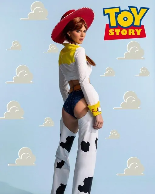 Kylie Jenner as Jessie from “Toy Story“ in the last decade of October 2022. The model put a sеxy spin on the cowgirl toy by swapping the character's Western shirt for a crop top and her jeans for denim briefs, in a move that angered some Pixar purists. (Photo by Kendall Jenner/Instagram)