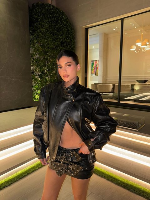 Kylie Jenner rings in leather-weather season in the last decade of September 2025. Photo by Kylie Jenner/Instagram)