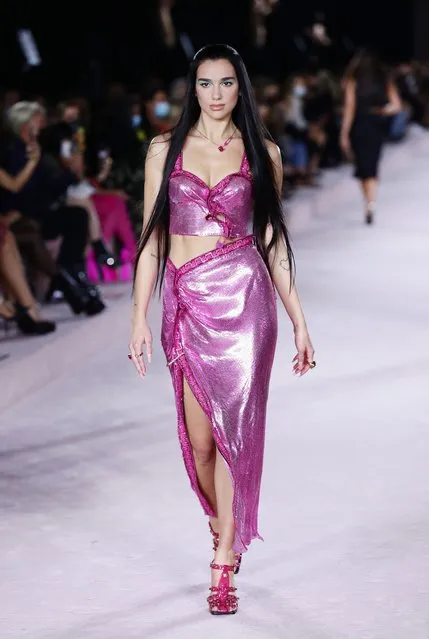 English singer and songwriter Dua Lipa walks the runway at the Versace fashion show during the Milan Fashion Week – Spring / Summer 2022 on September 24, 2021 in Milan, Italy. (Photo by Vittorio Zunino Celotto/Getty Images)