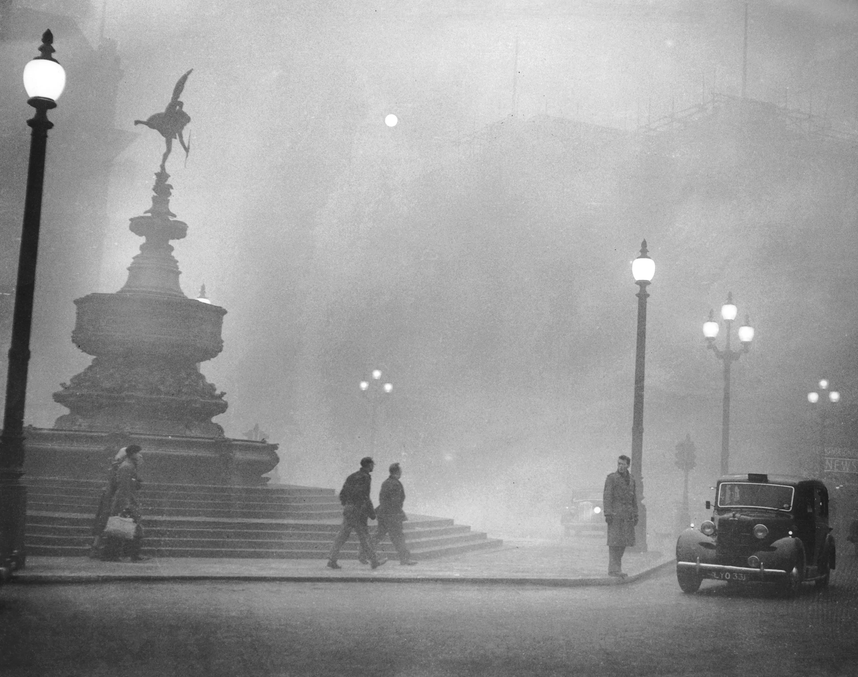 1952 год век. Великий смог 5 декабря 1952 года. Великий смог в Лондоне в 1952. Великий туман в Лондоне 1952. Смог 1952 года Лондон.