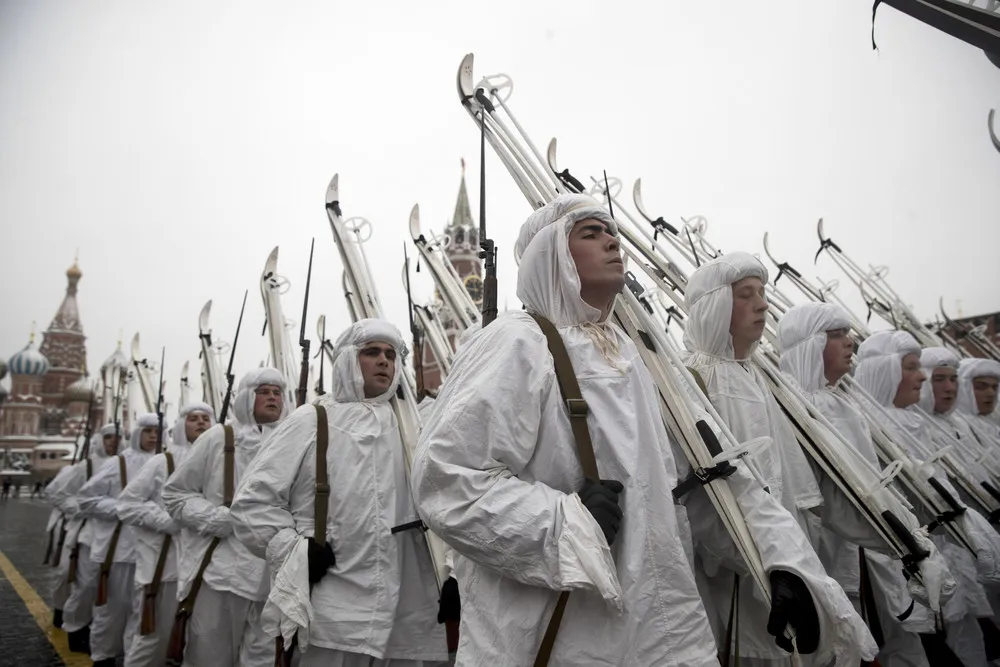 Russia Replicates 1941 Revolution Day Parade