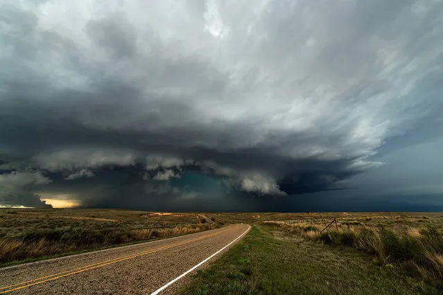 A supercell that spawned a tornado earlier makes it was east north of McLean, Texas  on April 16, 2015 in Texas, United States. (Photo by Mike Olbinski/Barcroft Media)