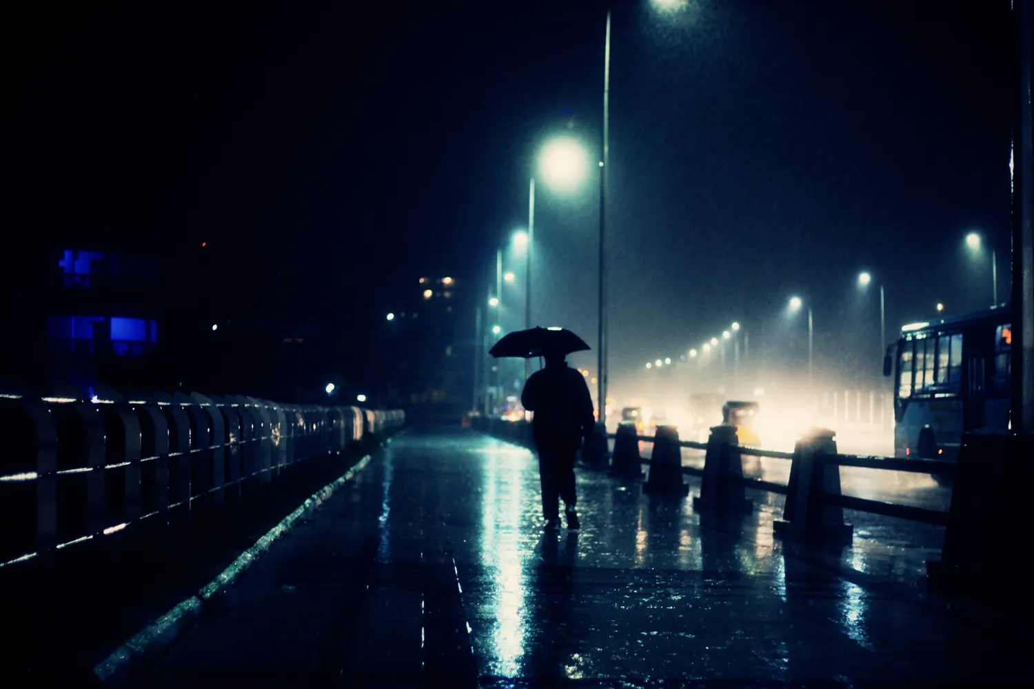 Время гулять вечером. Прогулка ночью. Дождь ночью. Дождь в городе. Город под дождем.