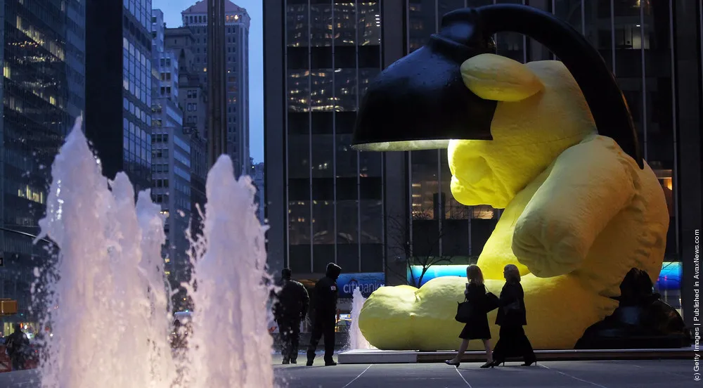 Giant Bronze Teddy Art Sculpture Displayed On Park Avenue