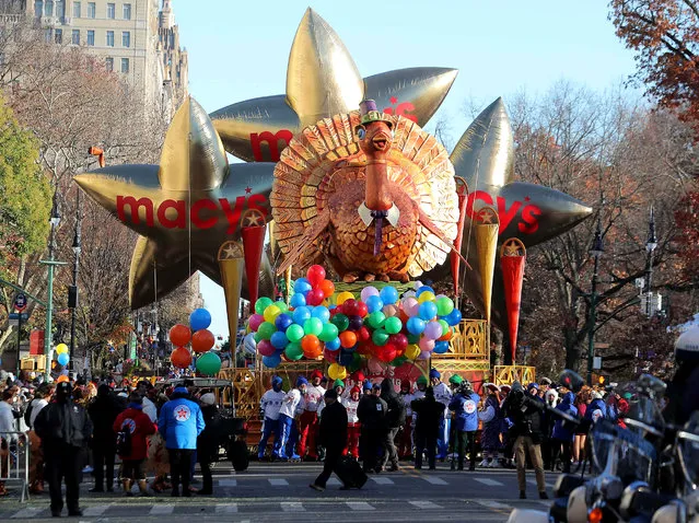 A turkey float gets underway during the Macy's Thanksgiving Day Parade in Manhattan,New York, U.S., November 22, 2018. (Photo by Brendan McDermid/Reuters)