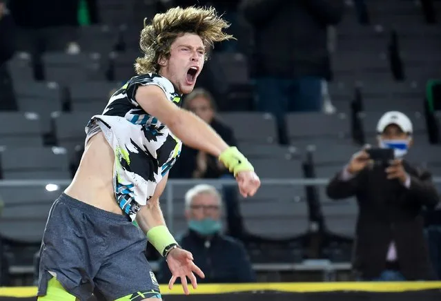Russia's Andrey Rublev celebrates winning the final against Greece's Stefanos Tsitsipas in the ATP 500 Hamburg European Open in Hamburg, Germany, September 27, 2020. (Photo by Fabian Bimmer/Reuters)