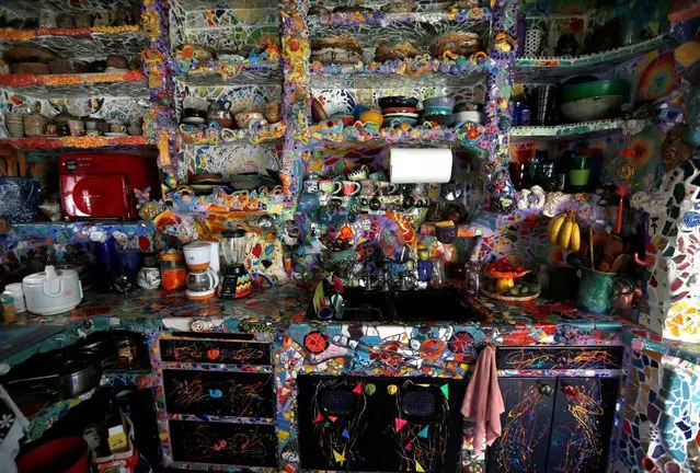 The kitchen of artists Gonzalo Duran and Cheri Pann's Mosaic Tile House in Venice, California U.S., August 26, 2016. (Photo by Mario Anzuoni/Reuters)