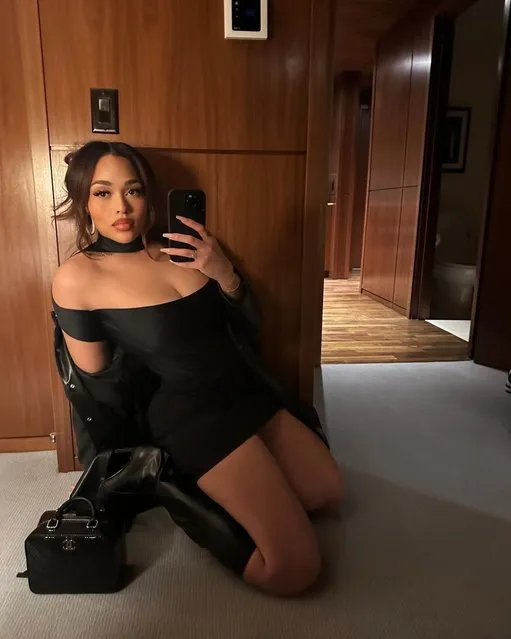 American model and socialite Jordyn Woods snaps a sеxy selfie in the last decade of March 2023. (Photo by jordynwoods/Instagram)