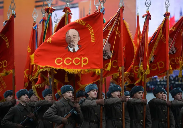 Servicemen wearing the Red Army uniform of the Great Patriotic War, during the ceremonial march commemorating the 75th anniversary of the 1941 military parade on Red Square in Moscow, Russia on November 7, 2016. (Photo by Vladimir Astapkovich/Sputnik)