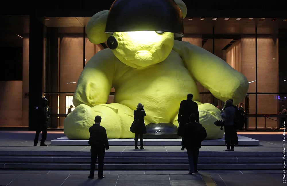 Giant Bronze Teddy Art Sculpture Displayed On Park Avenue