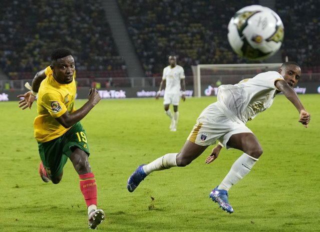 Cape Verde's Dylan Tavares, right, defends against Cameroon's Collins Fai, during the African Cup of Nations 2022 group A soccer match between Cape Verde and Cameron at the Olembe stadium in Yaounde, Cameroon, Monday, January 17, 2022. (Photo by Themba Hadebe/AP Photo)