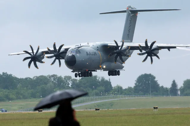 An Airbus A400M military aircraft lands at the ILA Berlin Air Show in Schoenefeld, south of Berlin, Germany, June 1, 2016. (Photo by Fabrizio Bensch/Reuters)