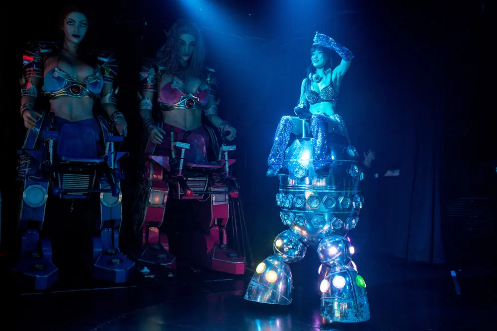 Japan's Robot Cabaret