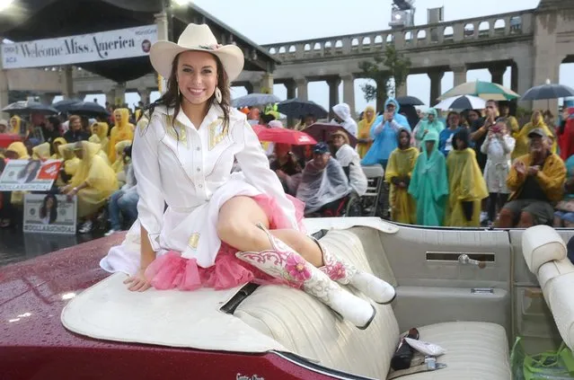 Miss North Dakota Delanie Wiedrich smiles during the 2016 Miss America pageant “Show Us Your Shoes” parade Saturday, September 12, 2015, in Atlantic City, N.J. (Photo by Michael Ein/The Press of Atlantic City via AP Photo)