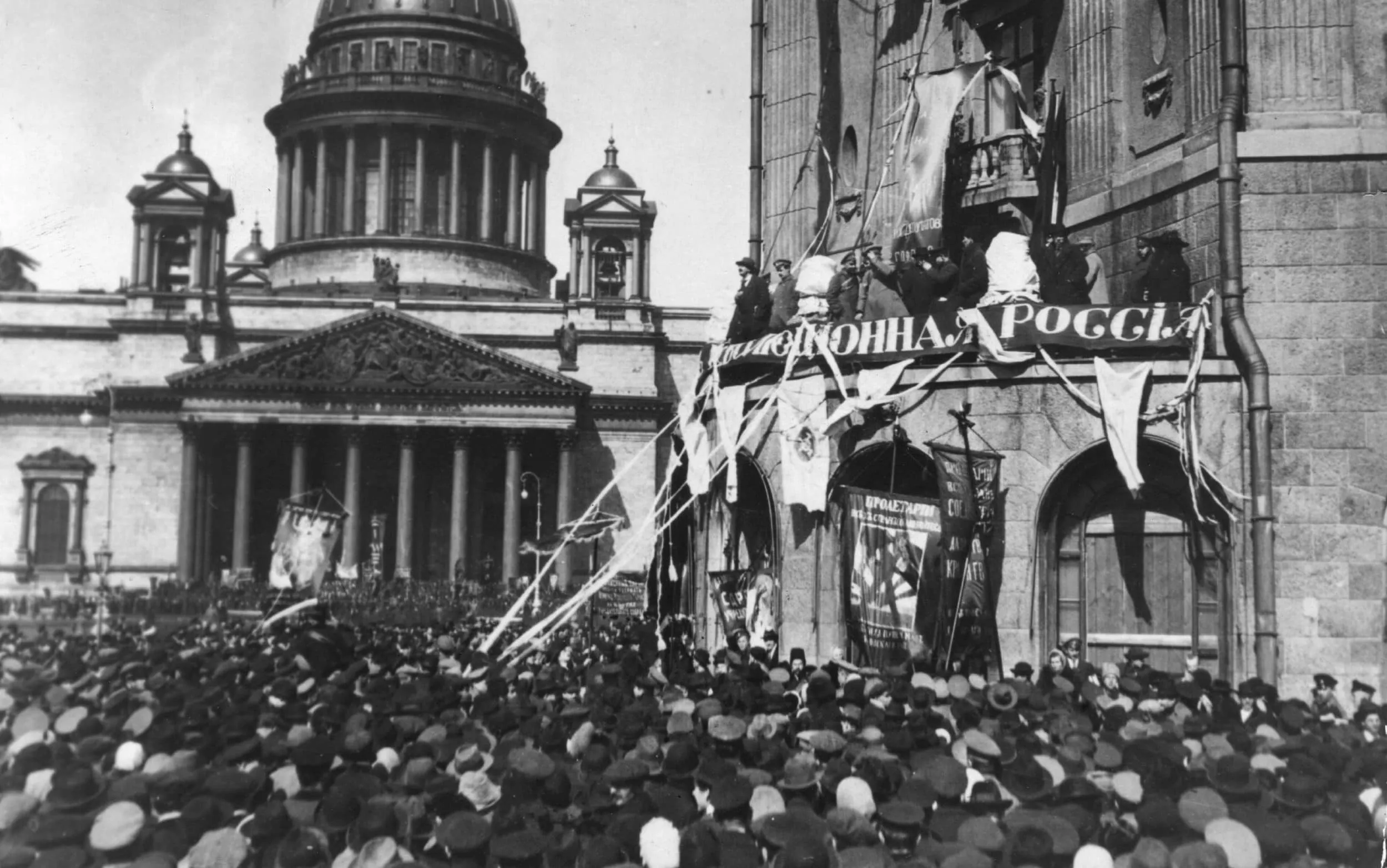 Петербург после революции. Большевики разрушали храмы 1917.
