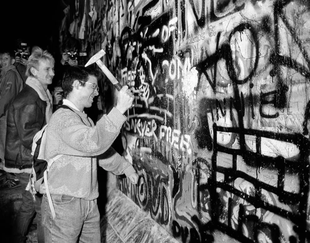 When the Berlin Wall Fell