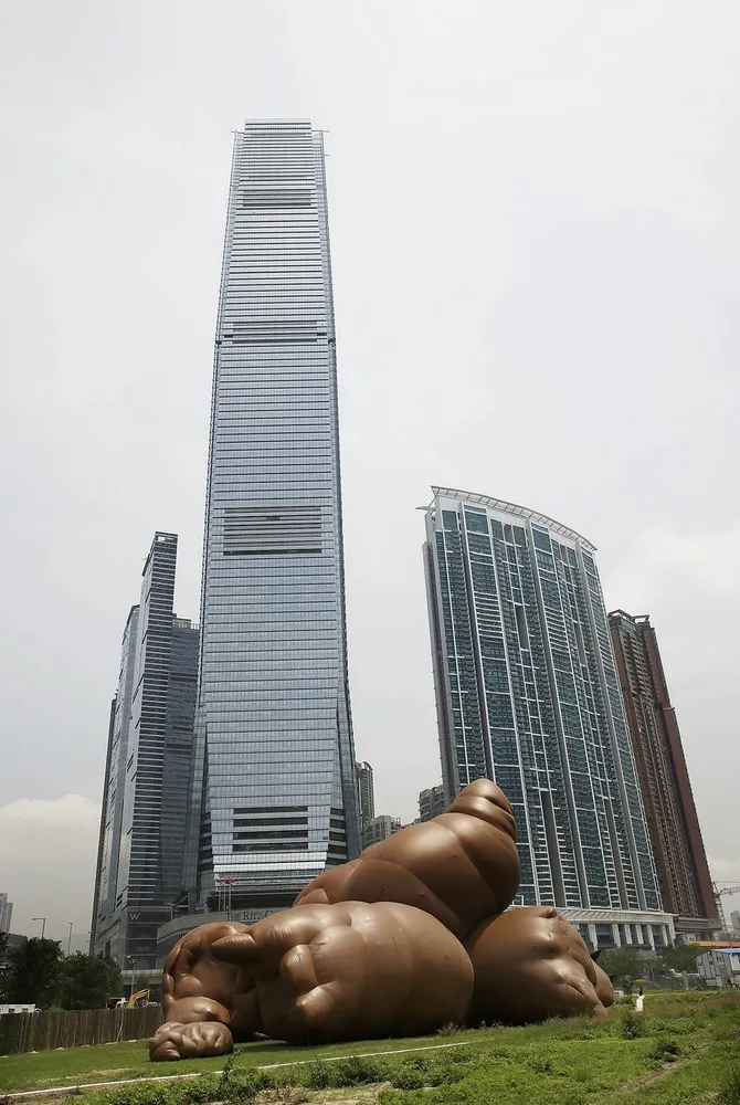 Inflatable Sculpture Exhibition Arrives in West Kowloon