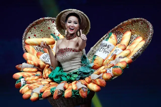 Miss Vietnam H'Hen Nie poses in her national costume during the Miss Universe 2018 national costume contest at Nongnooch International Convention and Exhibition Center in Pattaya, Chonburi province, Thailand, 10 December 2018. Women representing 94 nations participate in the 67th beauty pageant Miss Universe 2018 which will be held in Bangkok on 17 December 2018. (Photo by Rungroj Yongrit/EPA/EFE)
