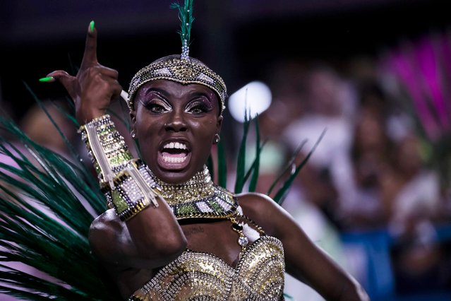 A performer from the Mangueira samba school parades during Carnival celebrations at the Sambadrome in Rio de Janeiro, Brazil, Monday, February 20, 2023. (Photo by runa Prado/AP Photo)