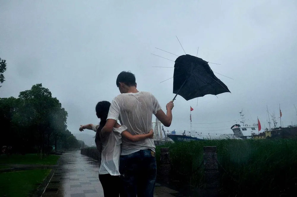 Typhoon Chan-Hom Lashes China