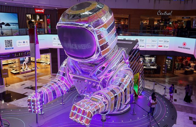 People visit an art exhibition by Genexyz with the theme “Wonderlab” at Grand Indonesia shopping mall in Jakarta, Indonesia on July 1, 2024. (Photo by Ajeng Dinar Ulfiana/Reuters)