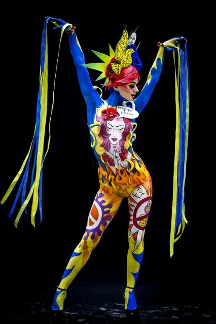 A model poses at the World Bodypainting Festival 2014 on July 4, 2014 in Poertschach am Woerthersee, Austria. (Photo by Jan Hetfleisch/Getty Images)