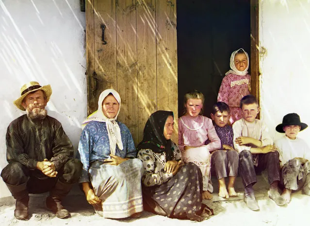 Photos by Sergey Prokudin-Gorsky. Mugan. Settler's family. Settlement of Grafovka, Baku province, 1912