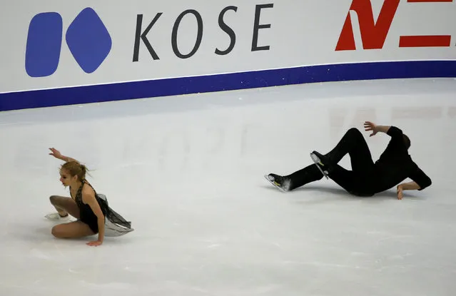 Figure Skating, ISU Grand Prix of Figure Skating NHK Trophy 2016/2017, Pairs Short Program, Sapporo, Japan on November 25, 2016. Tarah Kayne and Daniel O Shea of the U.S. fall. (Photo by Issei Kato/Reuters)