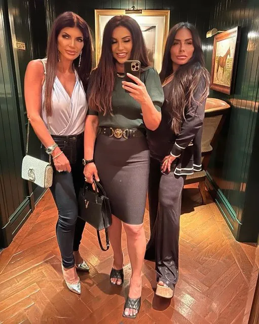 American television personality Teresa Giudice has a “good time” with her girls in the second decade of July 2023. (Photo by teresagiudice/Instagram)