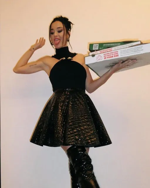 American singer-songwriter Katy Perry in the second decade of March 2024 unwinds from the Madonna concert with pizza. (Photo by katyperry/Instagram)