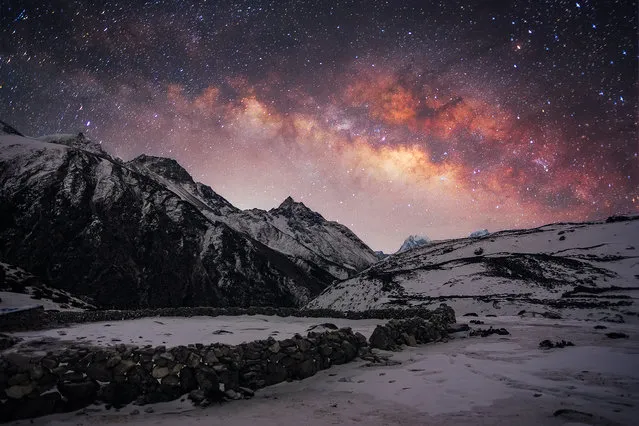“Hidden Village”. Nepal, Everest region, Amazing view of Milky-Way in Dole. Dole is a small village in the Khumbu region of Nepal. It lies in the Dudh Kosi River valley just north of Khumjung and south of Machhermo at an altitude of 4038m. Photo location: Nepal, Everest region, Dole. (Photo and caption by Max Slastnikov/National Geographic Photo Contest)