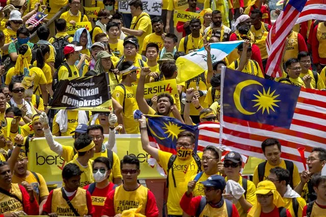 Supporters of pro-democracy group “Bersih” (Clean) gather near Chinatown in Malaysia's capital city of Kuala Lumpur, Malaysia, August 29, 2015. (Photo by Athit Perawongmetha/Reuters)