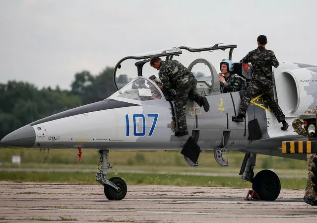An L-39 Albatross jet trainer aircraft prepares before take off at a military air base in Vasylkiv, Ukraine, August 3, 2016. (Photo by Gleb Garanich/Reuters)