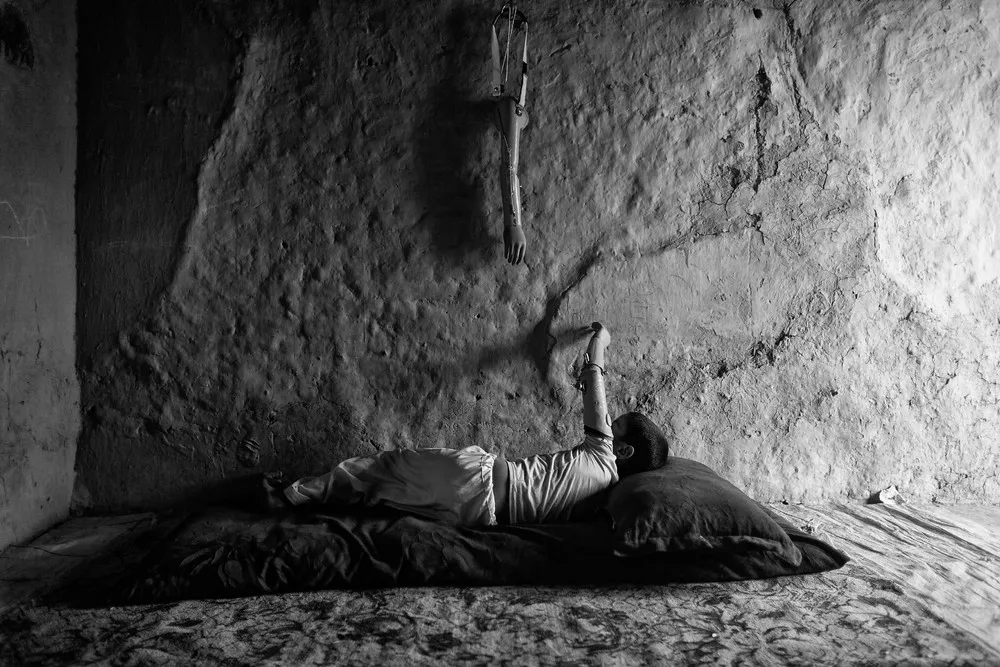 “Life in War” by Iranian Photographer Majid Saeedi