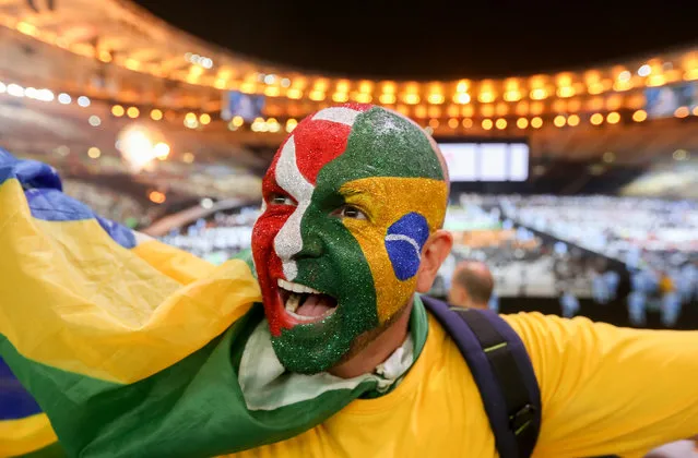 A spectator cheers for the athletes during the Closing Ceremony of the Rio 2016 Paralympic Games at the Maracana Stadium, Rio de Janeiro, Brazil, 18 September 2016. (Photo by Kay Nietfeld/DPA)