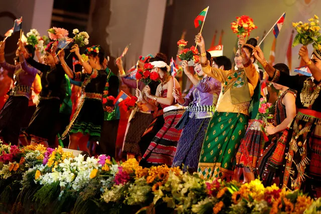 Dancers perform at the start of the ASEAN Summit gala dinner in Vientiane, Laos September 7, 2016. (Photo by Jonathan Ernst/Reuters)