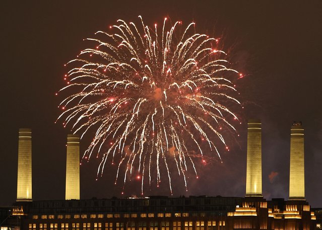 Fireworks, to mark bonfire night and the anniversary of the Guy Fawkes gunpowder plot of 1605 to blow up the Houses of Parliament, explode behind Battersea Power Station in London, Britain, on November 2, 2024. (Photo by Toby Melville/Reuters)