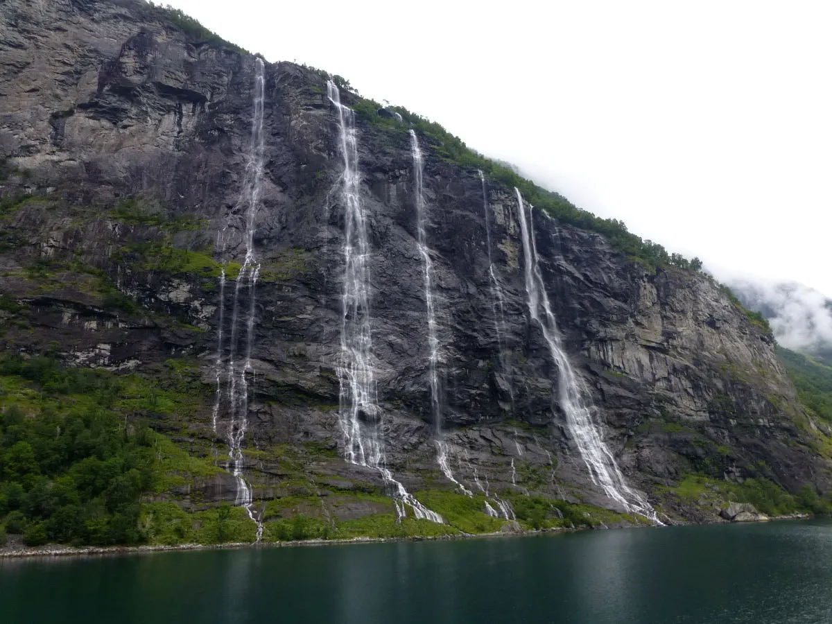 Водопад фьорды
