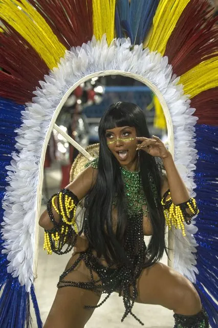 A performer dances during Imperatriz Leopoldinense performance at the Rio de Janeiro Carnival at Sambodromo on March 3, 2019 in Rio de Janeiro, Brazil. (Photo by Raphael Dias/Getty Images)