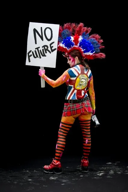 A model poses at the World Bodypainting Festival 2014 on July 4, 2014 in Poertschach am Woerthersee, Austria. (Photo by Jan Hetfleisch/Getty Images)