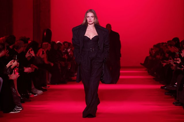 Russian model Natalia Vodianova presents a creation by designer Guram Gvasalia as part of his Fall-Winter 2024/2025 Women's ready-to-wear collection show for Vetements label during Paris Fashion Week in Paris, France, on March 1, 2024. (Photo by Gonzalo Fuentes/Reuters)