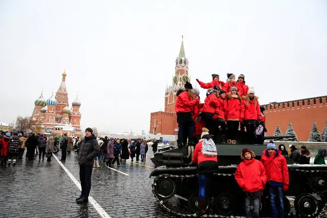 Russian cadets take part in the military parade on the Red Square in Moscow, Russia on November 07, 2016. (Photo by Sefa Karacan/Anadolu Agency)