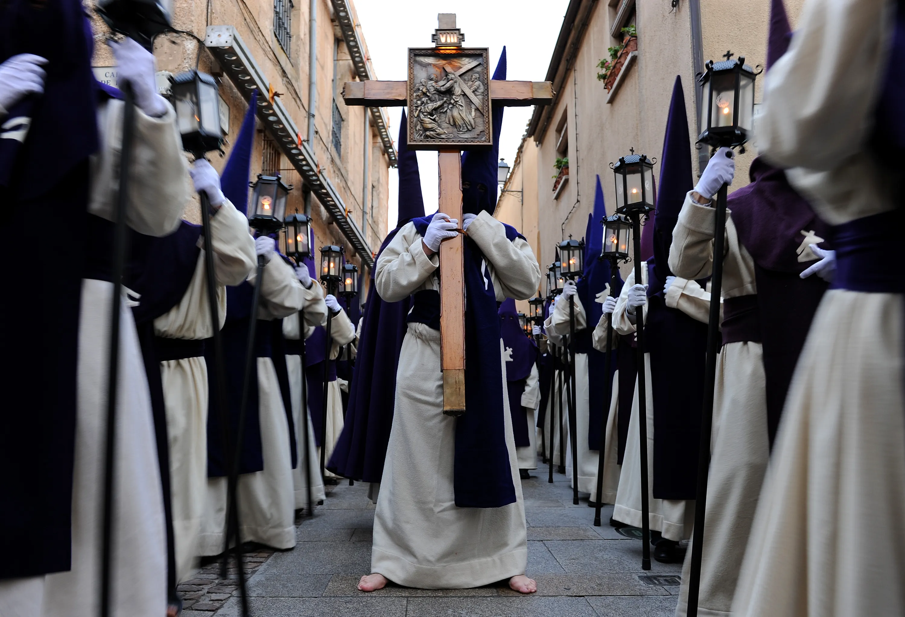 Пасха во франции в 2024. Семана Санта. Semana Santa в Испании. Капуцины монашеский орден. Страстная пятница в Испании.