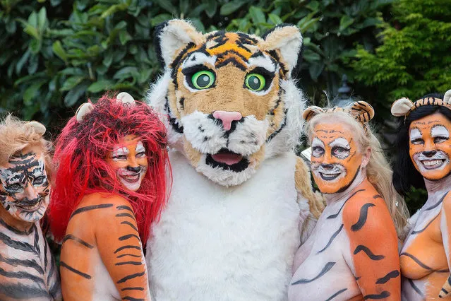 Almost 200 Fundraisers Streak naked through ZSL London Zoo to raise money for international Conservation Charity and the Zoological Society of London's (ZSL) on August 12, 2016. (Photo by Action Press/Startraksphoto.com)