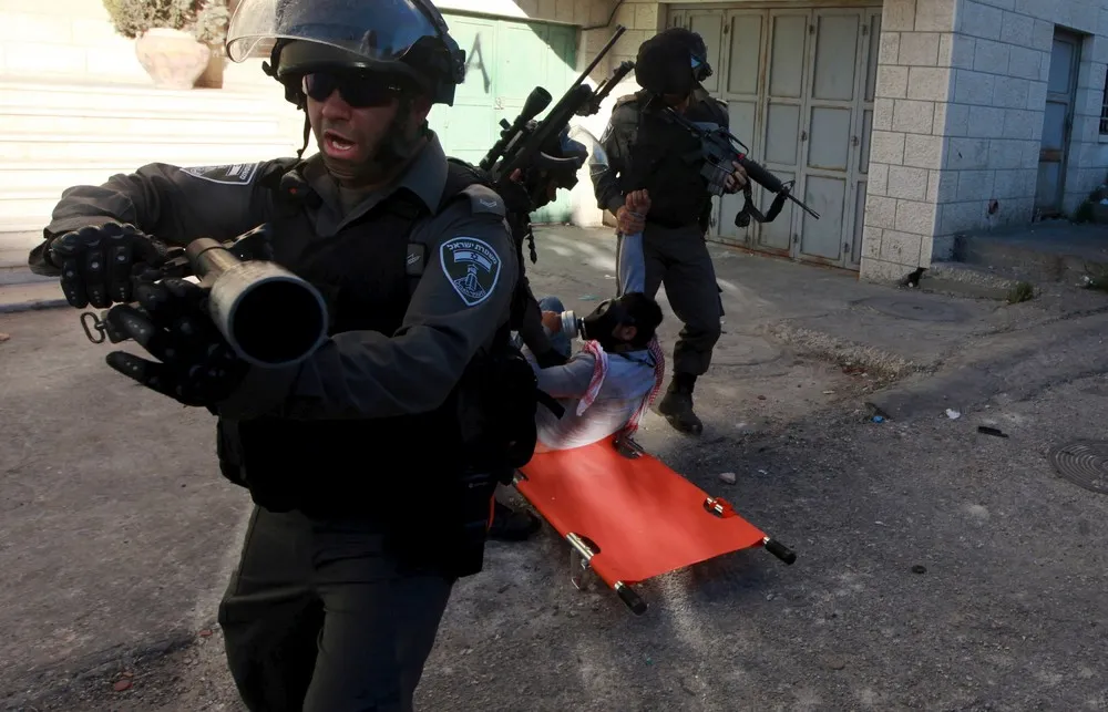 The Day in Photos – December 9, 2015