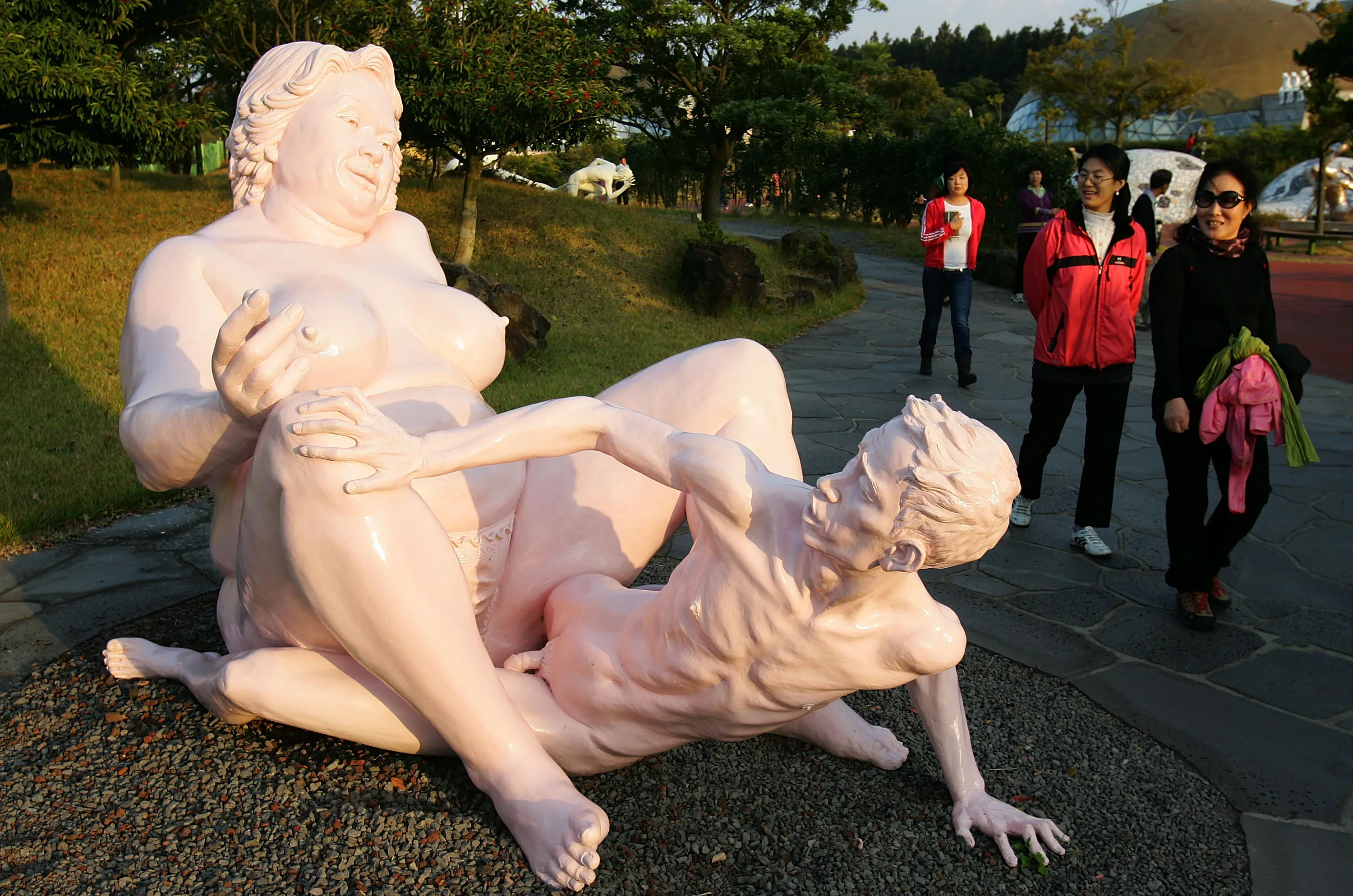 Jeju loveland threesome sculpture