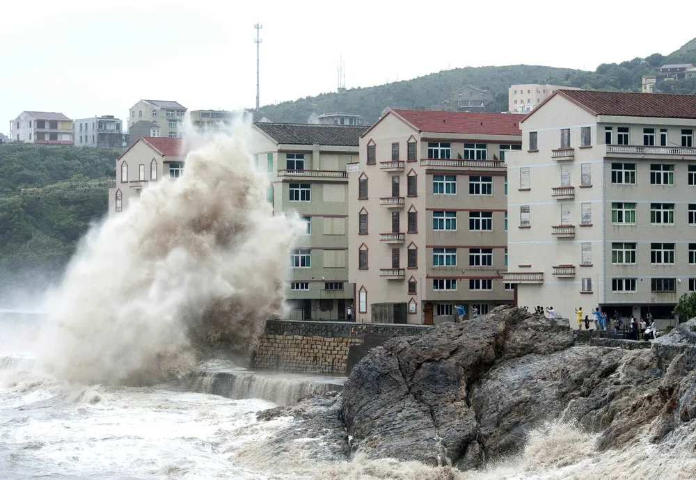 Typhoon Chan-Hom Lashes China
