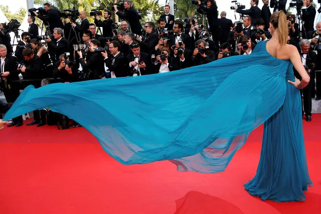 Model Ana Beatriz Barros poses on the red carpet as she arrives for the screening of the film “La fille inconnue” (The Unknown Girl) in competition at the 69th Cannes Film Festival in Cannes, France, May 18, 2016. (Photo by Yves Herman/Reuters)
